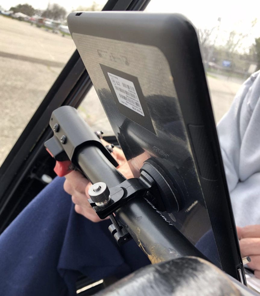 How do I mount my tablet or phone in a helicopter? - iPad Pilot News